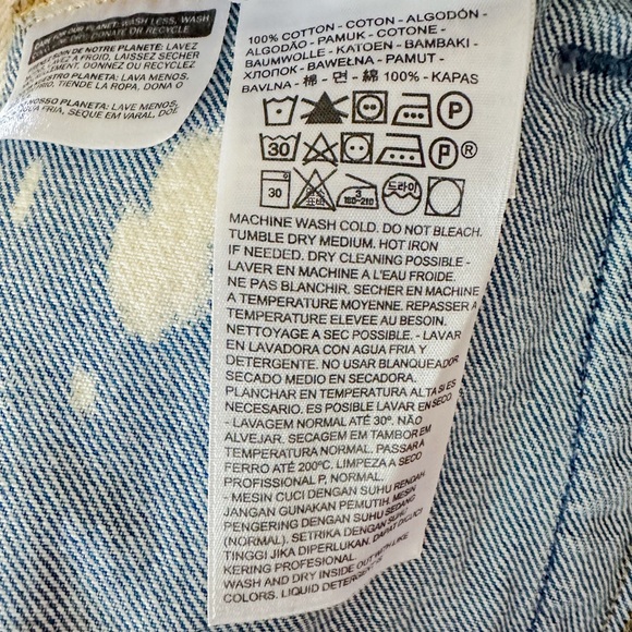 Levi’s Bleached Denim Jacket in Cream and Blue - Picture 8 of 8